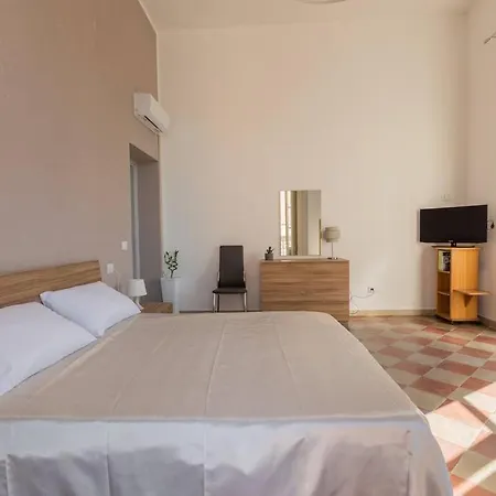 Anticitera Lejlighed